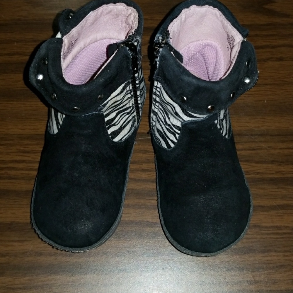 Baby girl Robeez boots